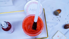 Texture du gommage au sucre et poudre de coquelicot – soin éclat du corps